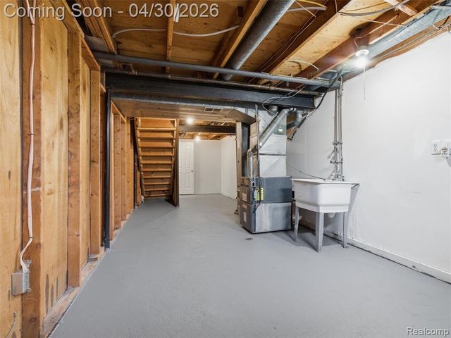 26700 Franklin Pointe Drive, Southfield, MI 48034
