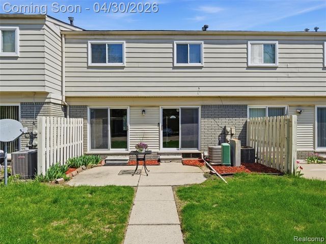 26700 Franklin Pointe Drive, Southfield, MI 48034