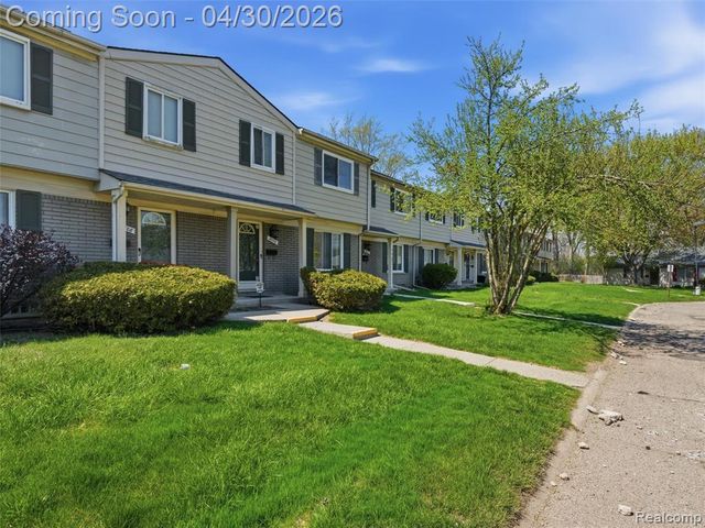 26700 Franklin Pointe Drive, Southfield, MI 48034