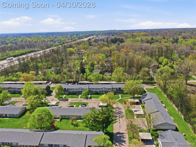 26700 Franklin Pointe Drive, Southfield, MI 48034