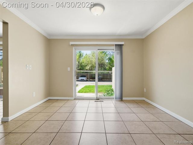 26700 Franklin Pointe Drive, Southfield, MI 48034