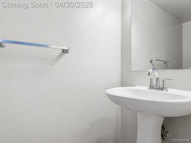 26700 Franklin Pointe Drive, Southfield, MI 48034