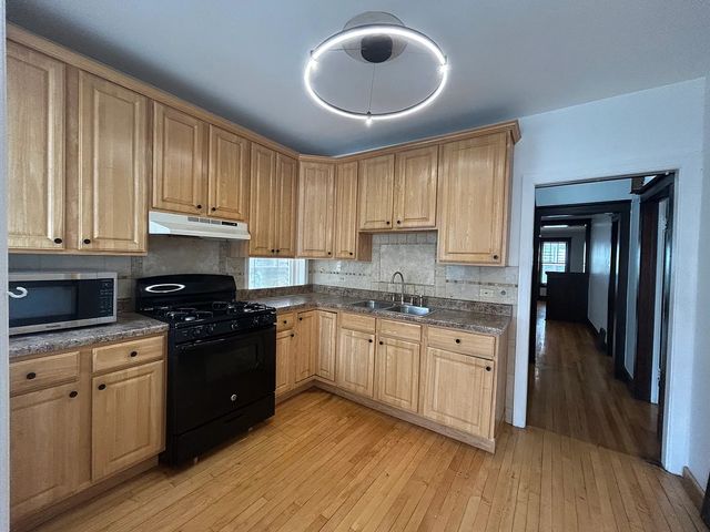 4839 N Kedvale Avenue 1, Chicago, IL 60630
