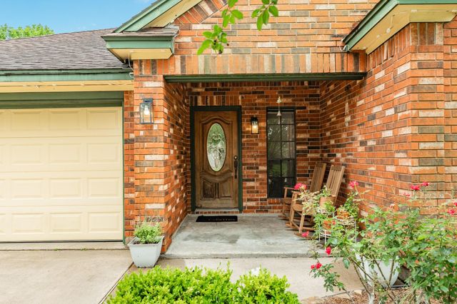 203 Washington Avenue, Clute, TX 77531