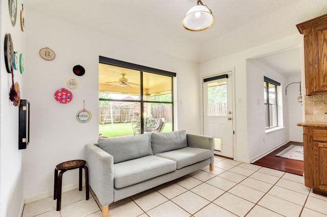 203 Washington Avenue, Clute, TX 77531