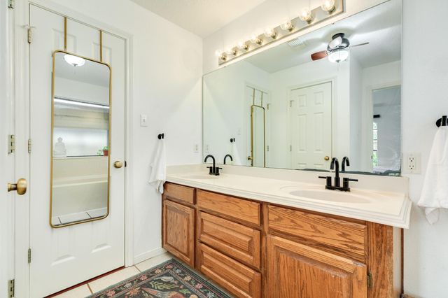 203 Washington Avenue, Clute, TX 77531