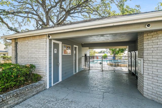 2001 Parker LN S 107, Austin, TX 78741