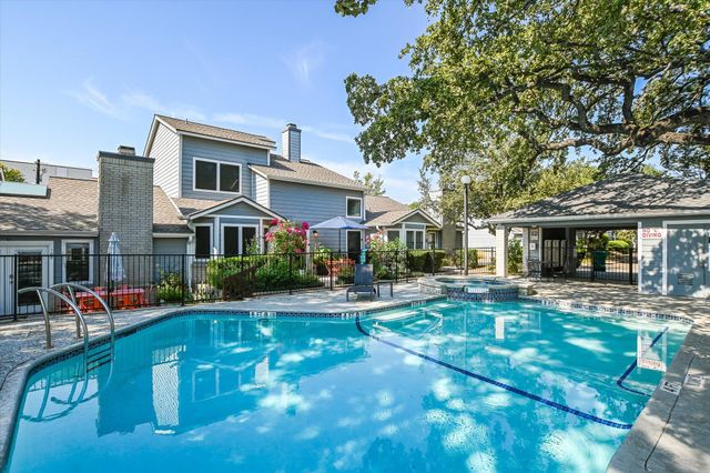 2001 Parker LN S 107, Austin, TX 78741