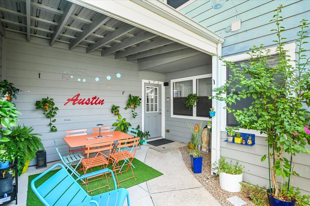 2001 Parker LN S 107, Austin, TX 78741