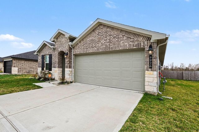 9926 Palm Royal Drive, Baytown, TX 77521