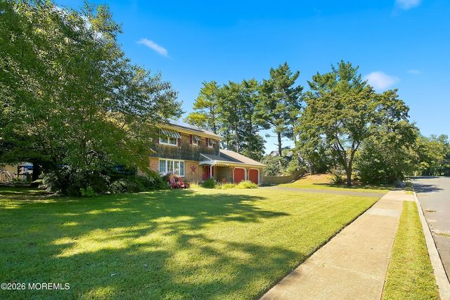 2211 Lark Drive, Allenwood, NJ 08720
