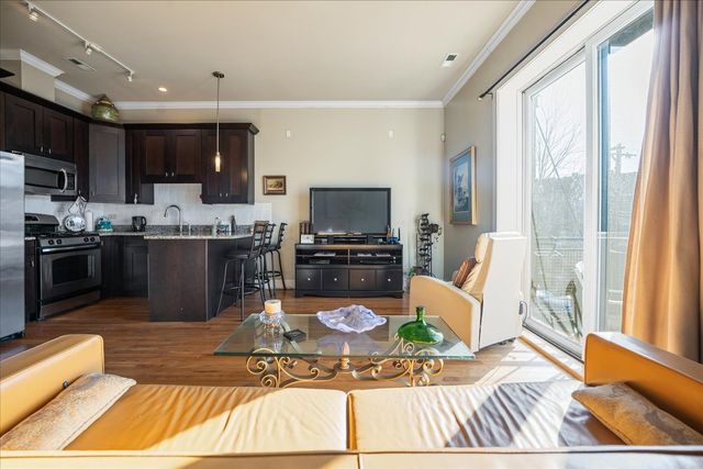 207 E 31st Street 2G, Chicago, IL 60616