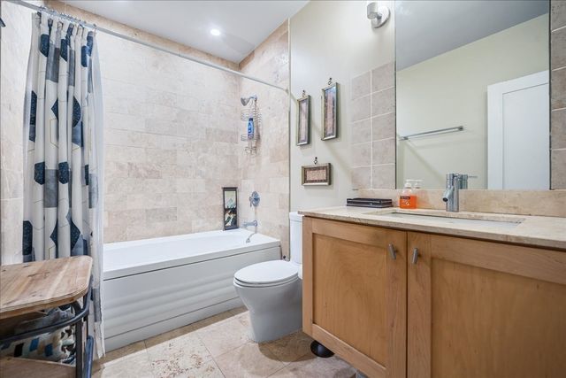 207 E 31st Street 2G, Chicago, IL 60616