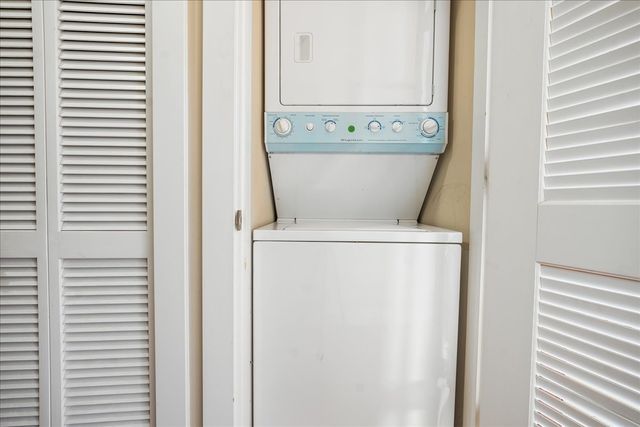 207 E 31st Street 2G, Chicago, IL 60616