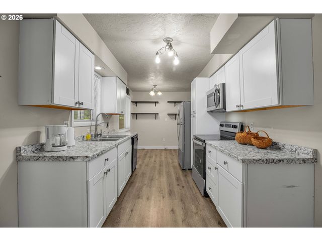 1022 Ne 68TH St, Vancouver, WA 98665