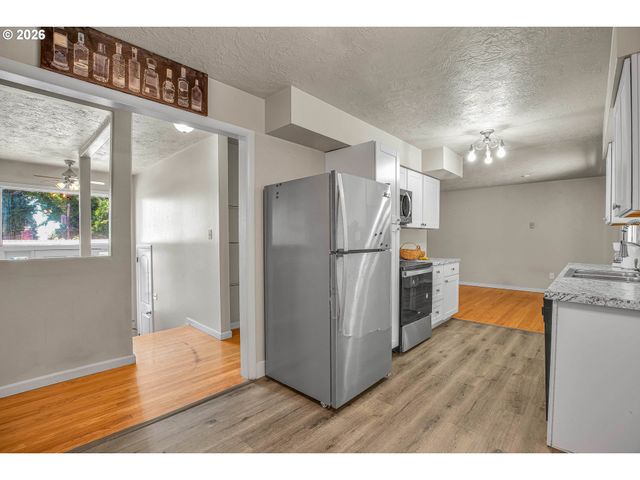 1022 Ne 68TH St, Vancouver, WA 98665
