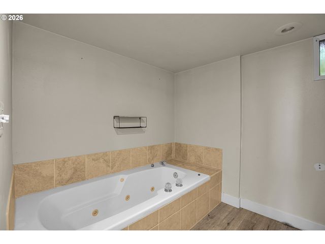 1022 Ne 68TH St, Vancouver, WA 98665