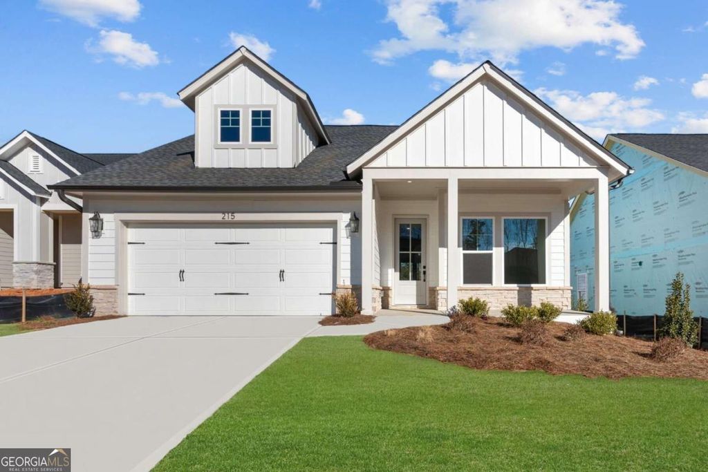 215 Strawberry Lane, Woodstock, GA 30189