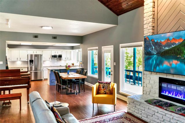 66 Woodcreek DR, Wimberley, TX 78676
