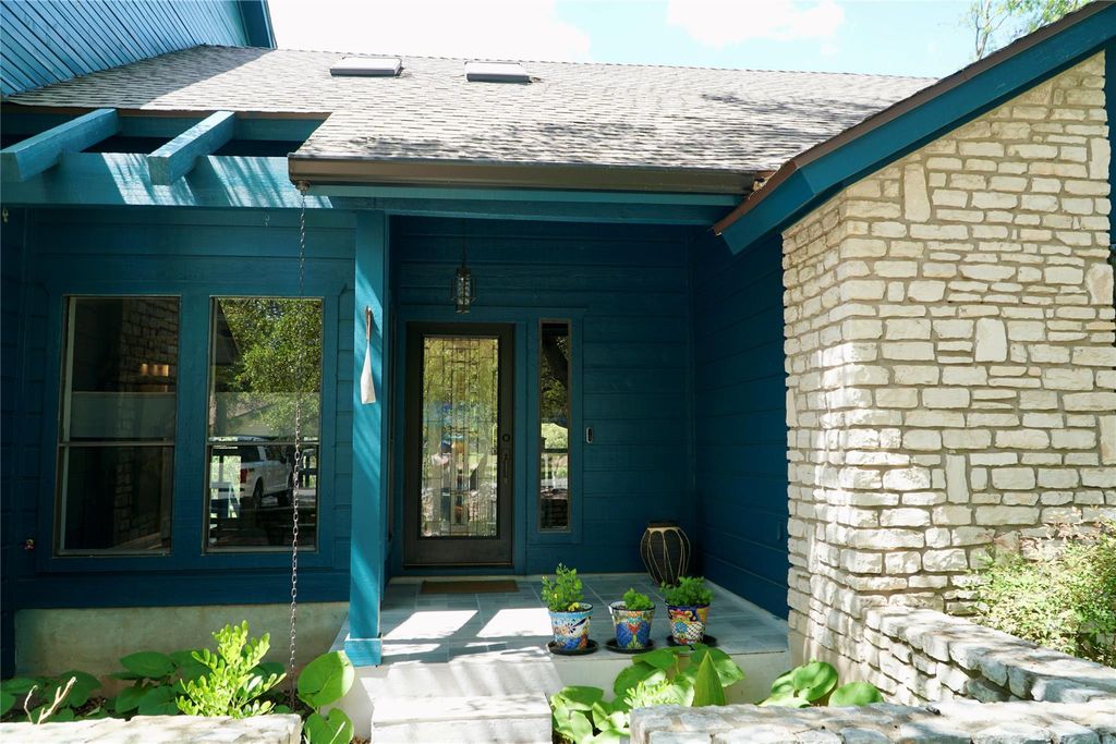 66 Woodcreek DR, Wimberley, TX 78676