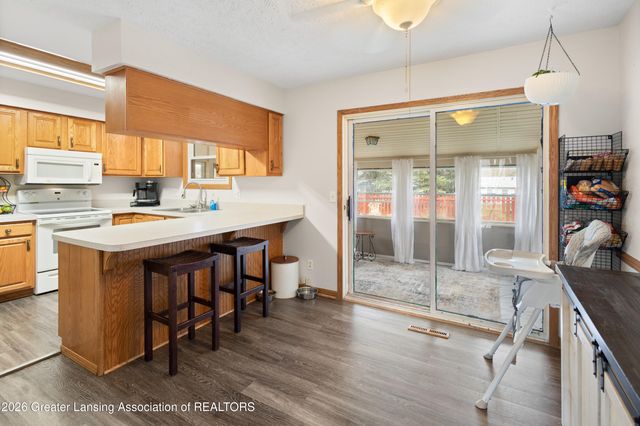 1004 Old Erin Way, Lansing, MI 48917
