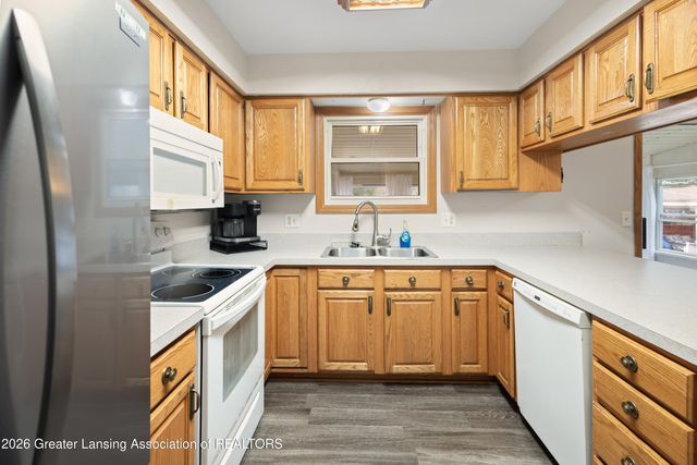1004 Old Erin Way, Lansing, MI 48917