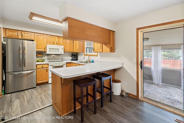 1004 Old Erin Way, Lansing, MI 48917