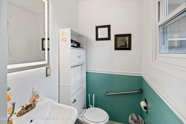 1004 Old Erin Way, Lansing, MI 48917