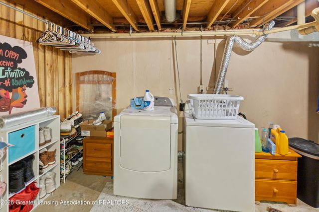 1004 Old Erin Way, Lansing, MI 48917