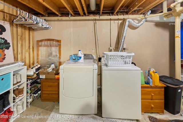 1004 Old Erin Way, Lansing, MI 48917