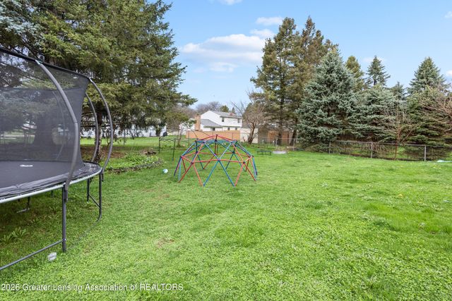 1004 Old Erin Way, Lansing, MI 48917