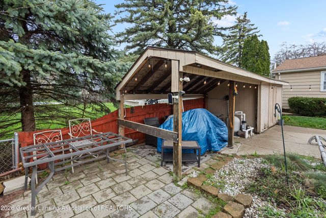 1004 Old Erin Way, Lansing, MI 48917