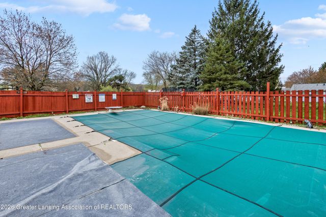 1004 Old Erin Way, Lansing, MI 48917