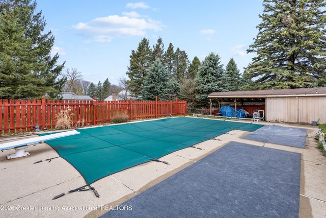 1004 Old Erin Way, Lansing, MI 48917