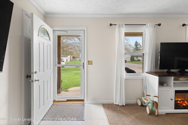 1004 Old Erin Way, Lansing, MI 48917