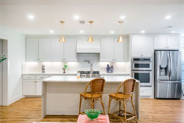 7246 Arbor Oaks Drive, Dallas, TX 75248