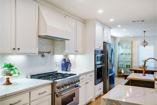 7246 Arbor Oaks Drive, Dallas, TX 75248