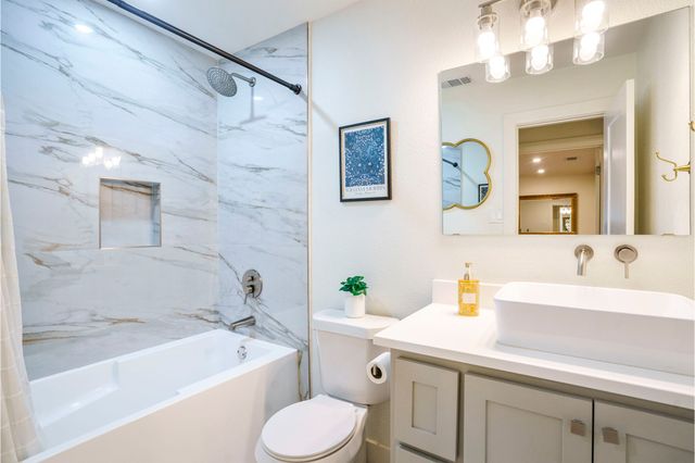 7246 Arbor Oaks Drive, Dallas, TX 75248