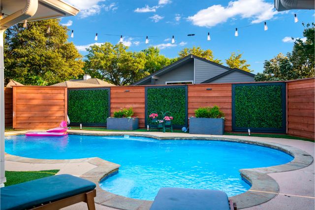 7246 Arbor Oaks Drive, Dallas, TX 75248