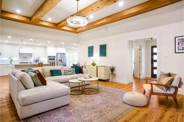 7246 Arbor Oaks Drive, Dallas, TX 75248