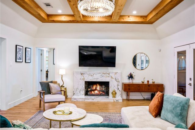 7246 Arbor Oaks Drive, Dallas, TX 75248