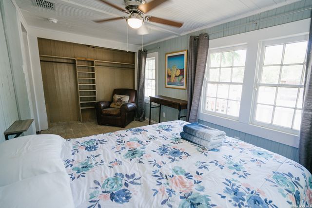 793 N Houston Avenue, New Braunfels, TX 78130