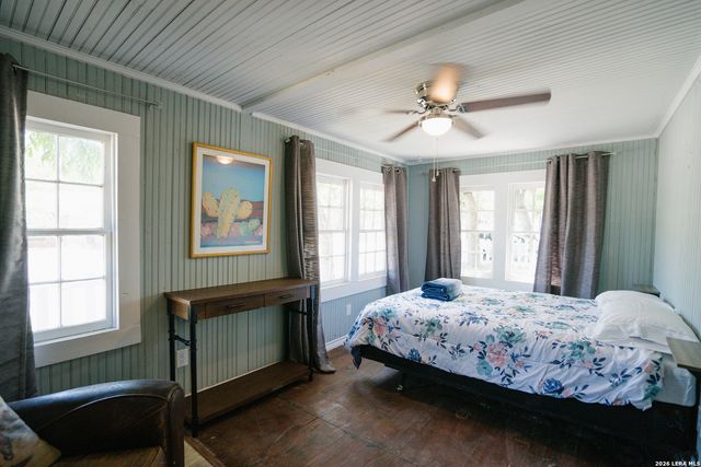 793 N Houston Avenue, New Braunfels, TX 78130
