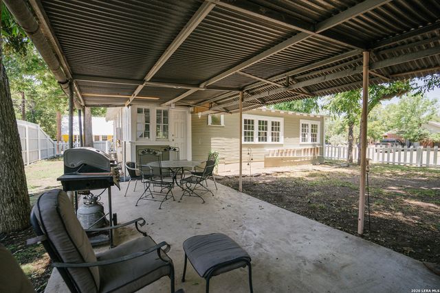793 N Houston Avenue, New Braunfels, TX 78130
