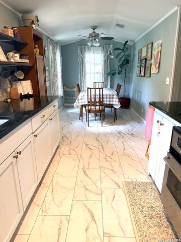 793 N Houston Avenue, New Braunfels, TX 78130