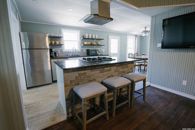 793 N Houston Avenue, New Braunfels, TX 78130