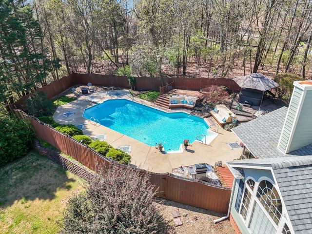 2600 Brown Ridge Lane, Hixson, TN 37343