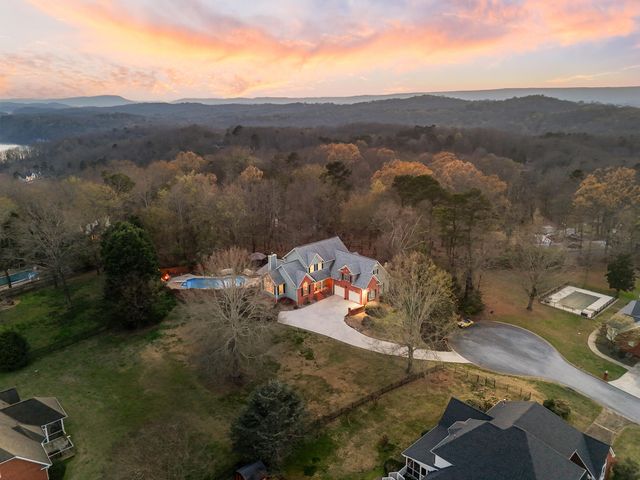 2600 Brown Ridge Lane, Hixson, TN 37343