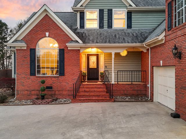2600 Brown Ridge Lane, Hixson, TN 37343