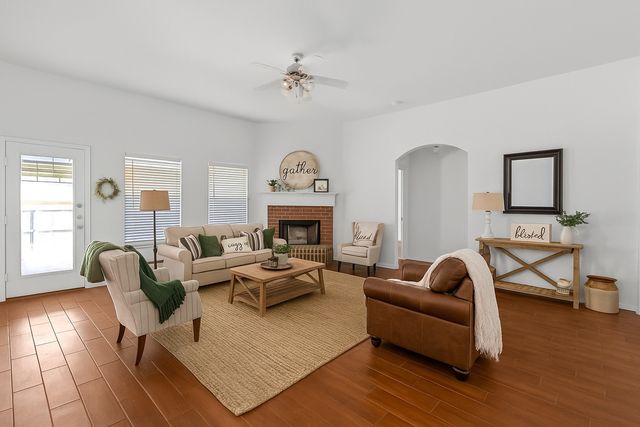 904 Sycamore Street, Burleson, TX 76028